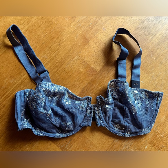 NWT’s Victorias Secret Bra - Picture 1 of 7